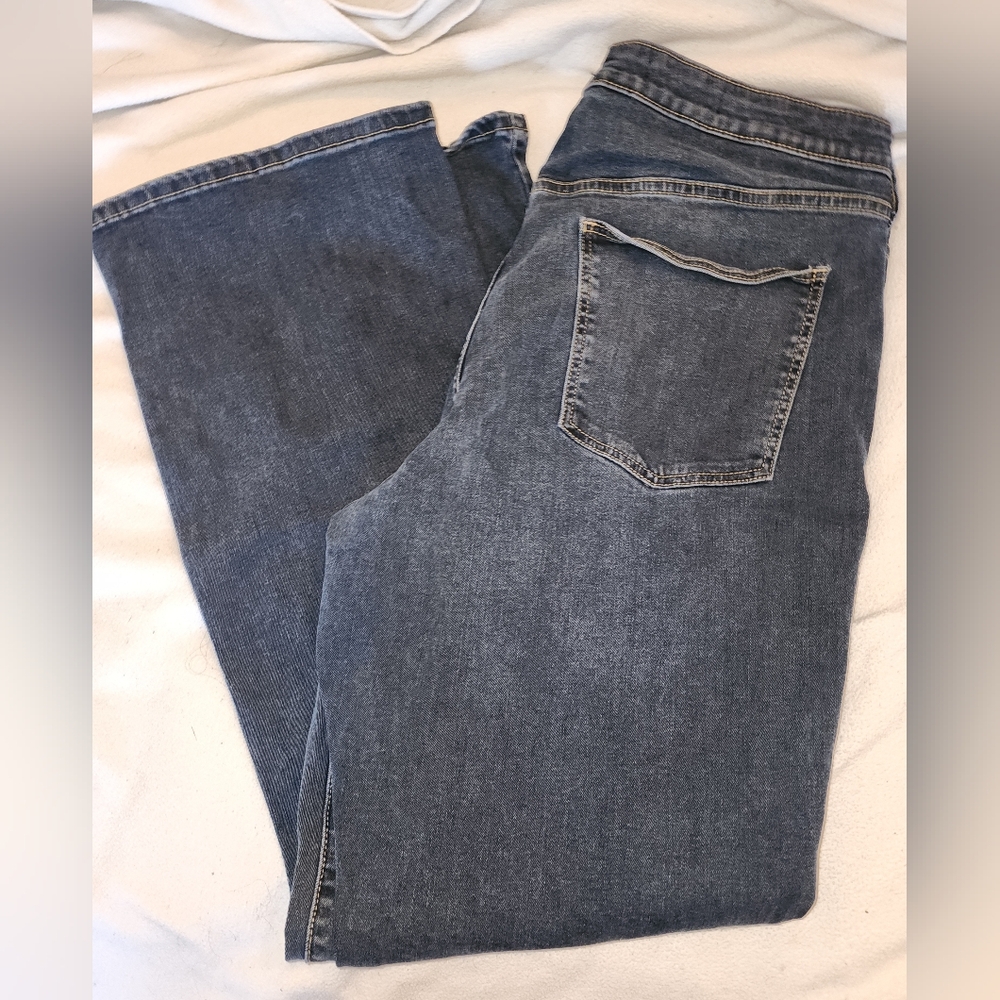 EUC Universal Thread High Rise Boot Cut Jeans - Picture 4 of 4